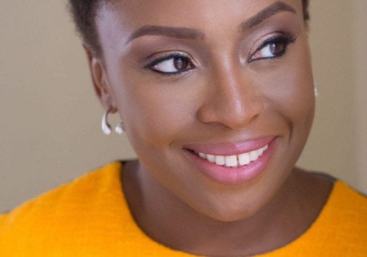 Adichie-Chimamanda-Ngozi-VOORKEURSFOTO-c-Wani-Olatunde-1-scaled-e1575987784169